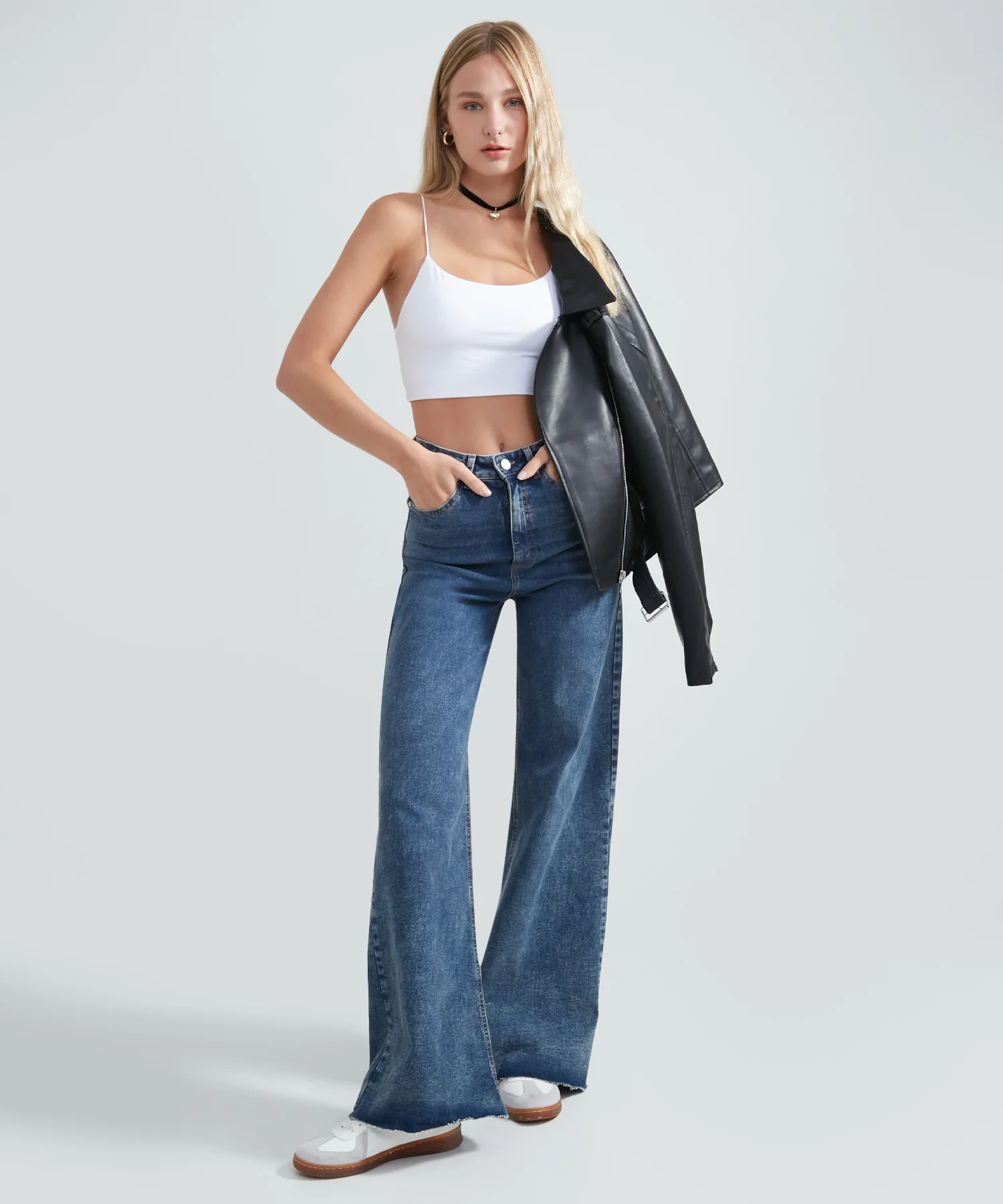 CAMISETA CROP TIRAS 28094751 - Image 2