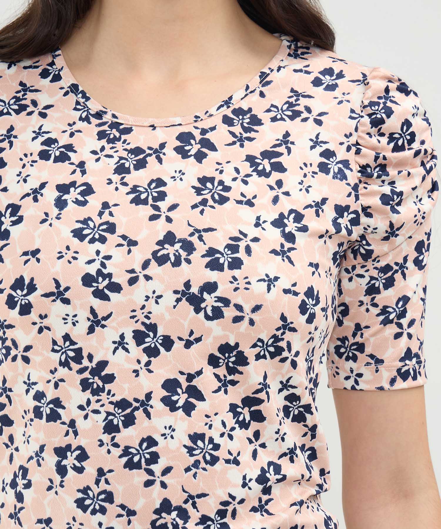 CAMISETA M/C CON RUCHE ESTAMPADA 30092947 - Image 4