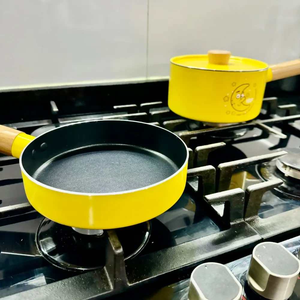 JUEGO DE SARTÉN Y OLLA CON TAPA DE 16 CM ANTIADHERENTE ACERO AMARILLO - Image 6