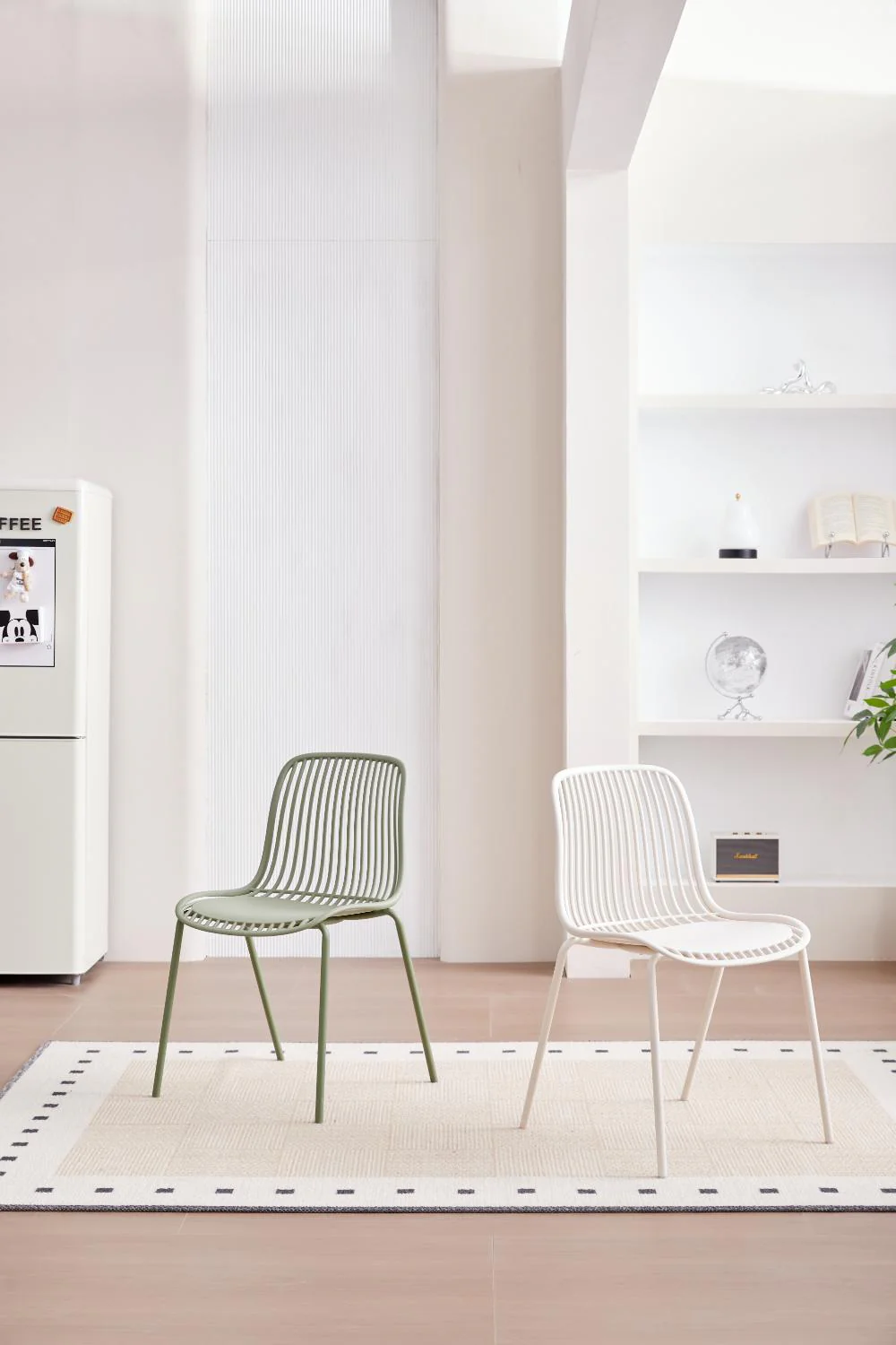 Silla Barcelona, Color Blanco, Con espaldar en lineas diseño moderno - Image 12