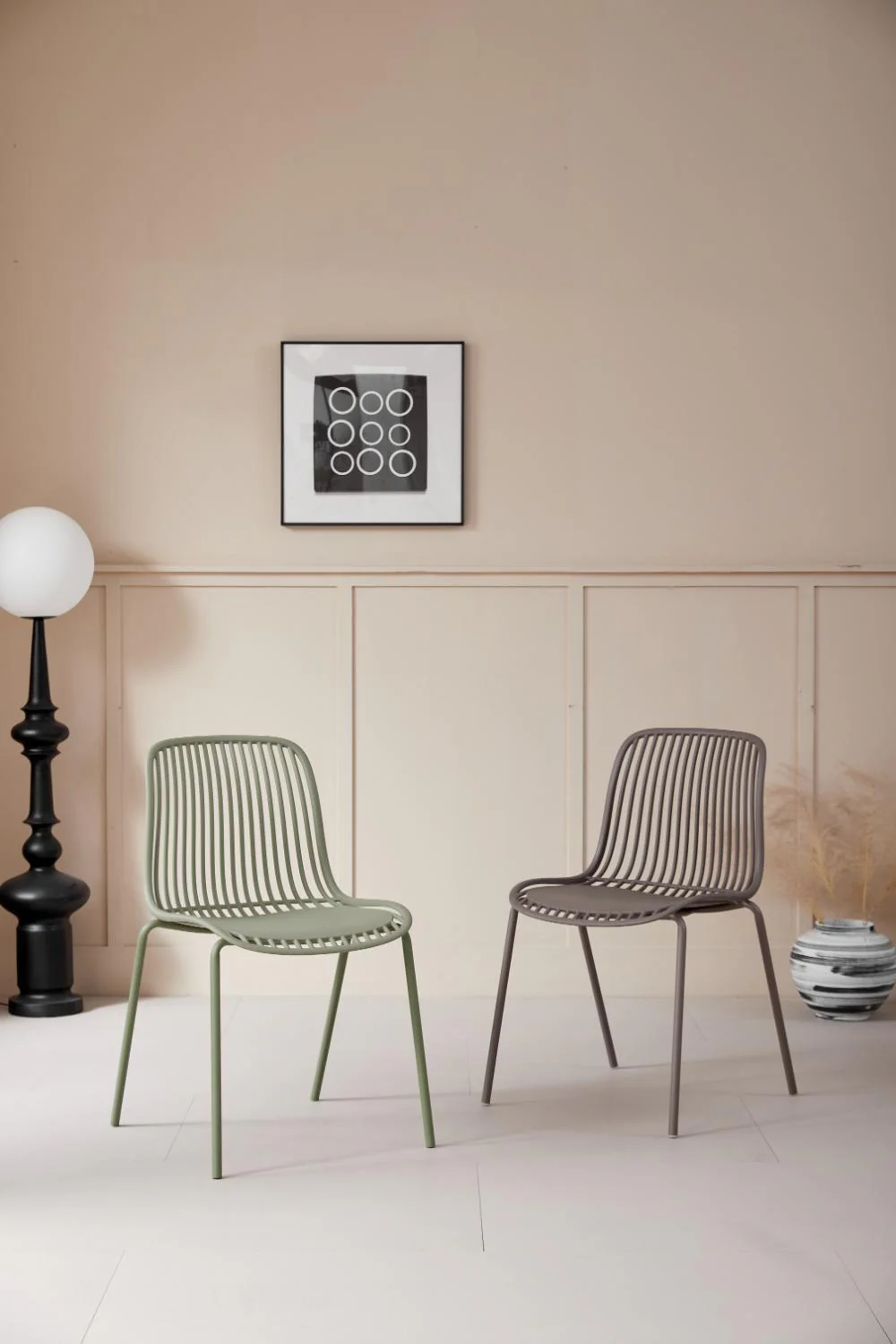 Silla Barcelona, Color Blanco, Con espaldar en lineas diseño moderno - Image 5